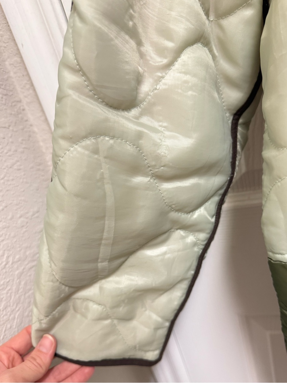 The Great Reversible Quilted Puffer Jacket - Picture 9 of 16